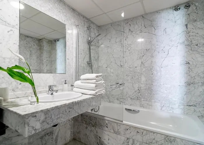 Pr45- Front Puerto Banus Appartement