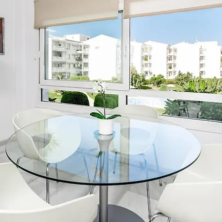 Pr45- Front Puerto Banus Daire