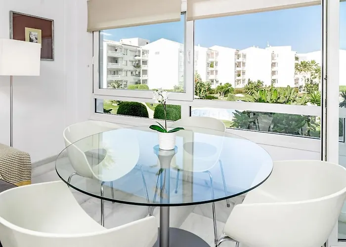 Pr45- Front Puerto Banus Apartment